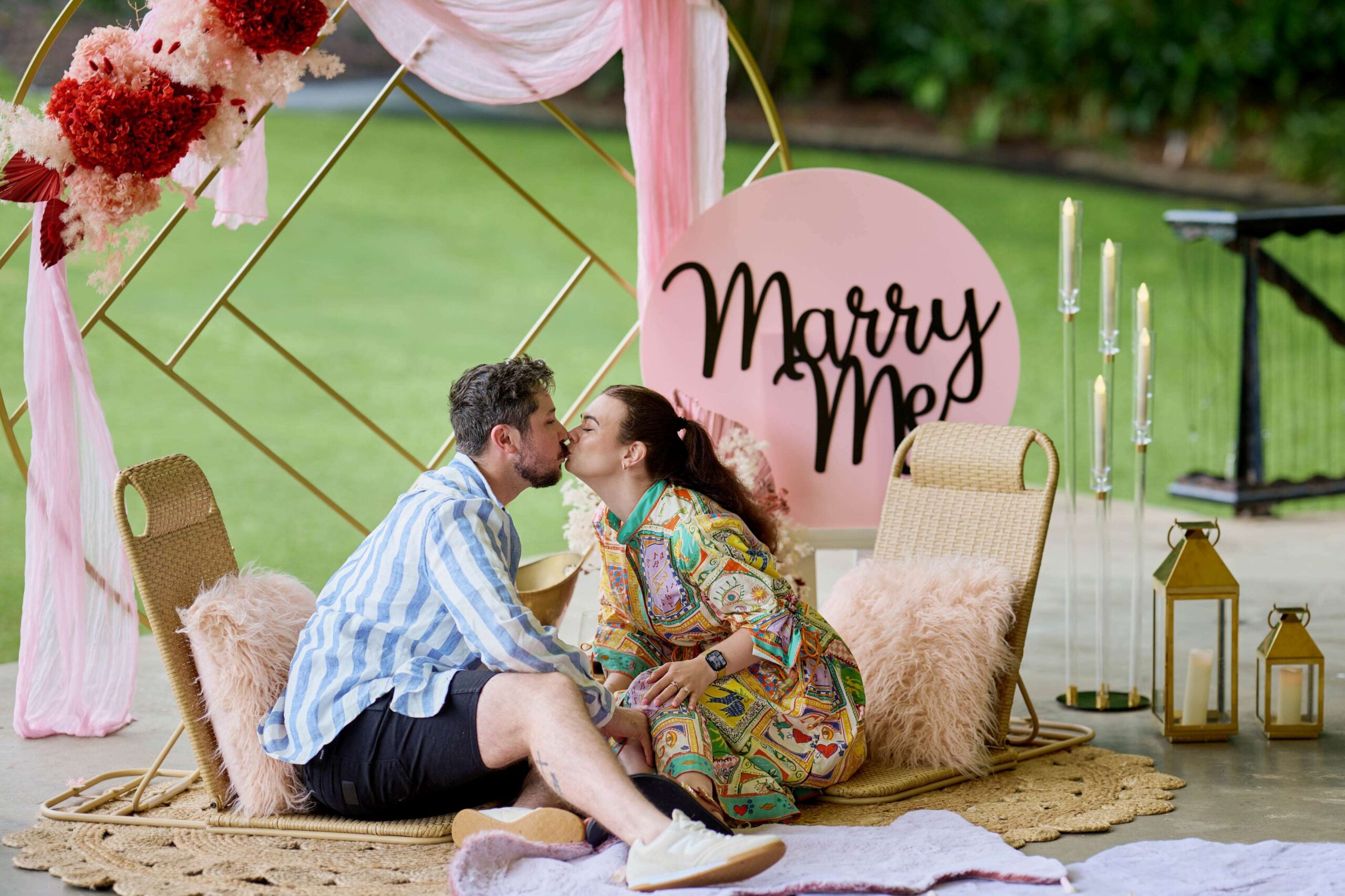 luxurious marriage proposal picnic 